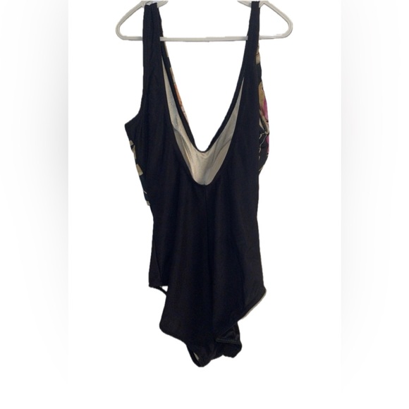 FLORAL PRINT BATHING SUIT SIZE 8 - Picture 2 of 11